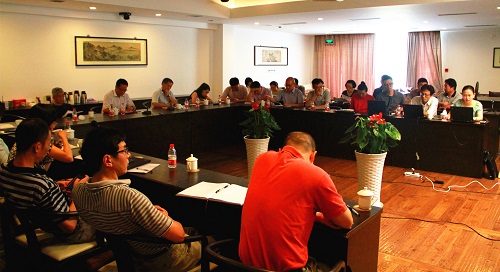 天堂硅谷召開半年度經(jīng)營形勢分析會